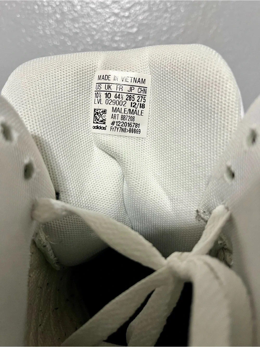 Adidas Men’s Hoops 2.0 Mid-Top Sneakers